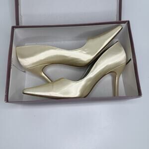 Dyeables Debutante Ivory Satin Pumps Size 8B Wedding Bridal Dress Heels
